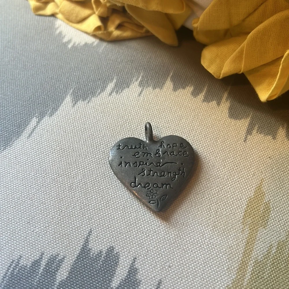 ae wording silver heart pendant 🌻